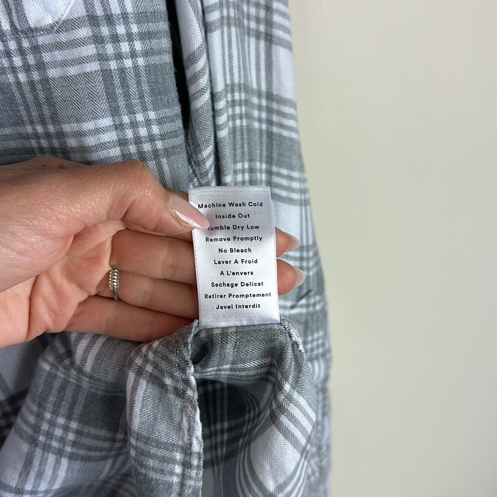 GRAYSON Women’s ‘The Hero’ Plaid Long-sleeve Collared Button Down Shirt - Picture 7 of 8